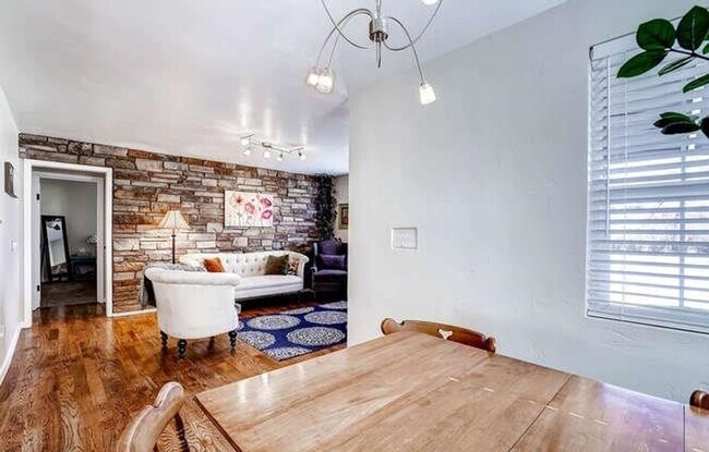 Building Photo - Fabulous 3 Bed (+ 1 non conforming) / 2 bath SFH in the Montclair Neighborhood
