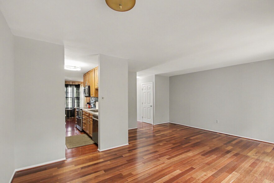 Building Photo - 8481 Snowden Oaks Pl