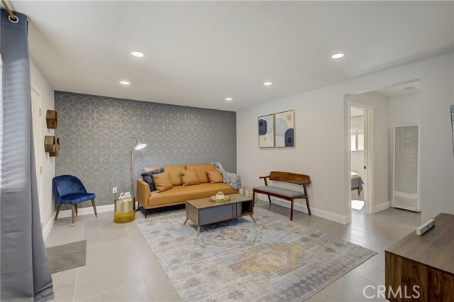 Building Photo - 16562 Regina Cir