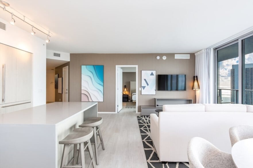 Building Photo - 4112 Jimmy Buffett Mem Hwy