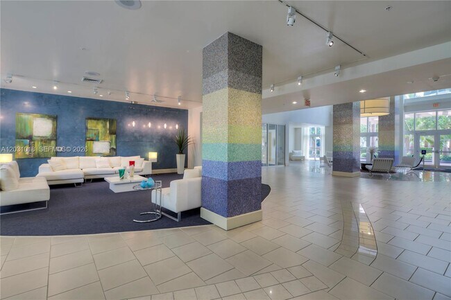 Building Photo - 2000 N Bayshore Dr