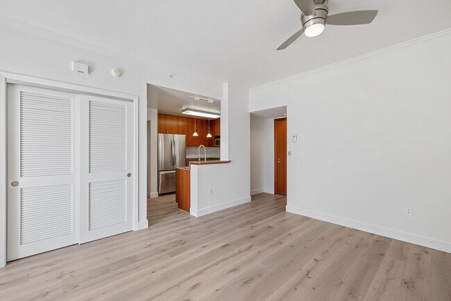 Building Photo - 246 2nd St