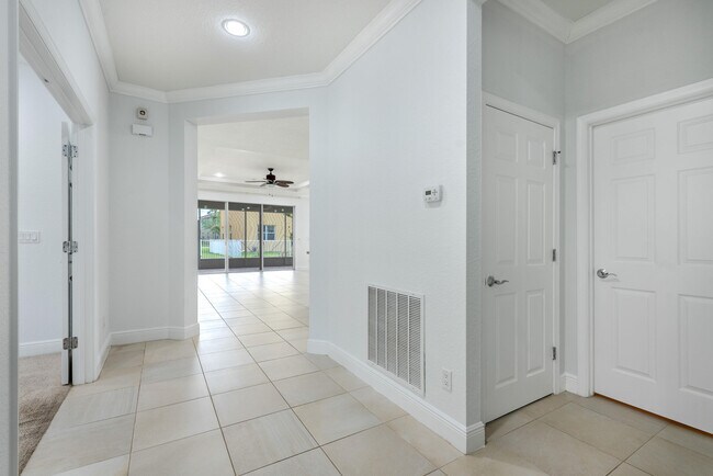 Building Photo - 1367 NW Leonardo Cir