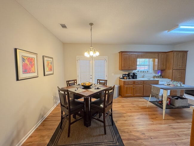 Building Photo - 1131 Trellis Ct