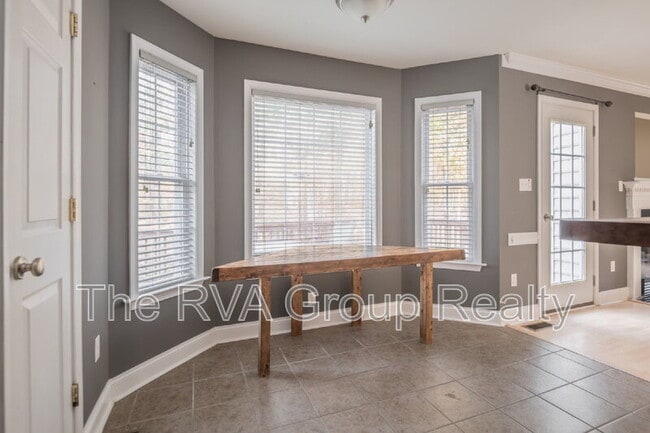 Building Photo - 79 River Run Ln