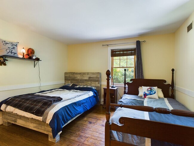 Building Photo - 5301 Bemiss Ct