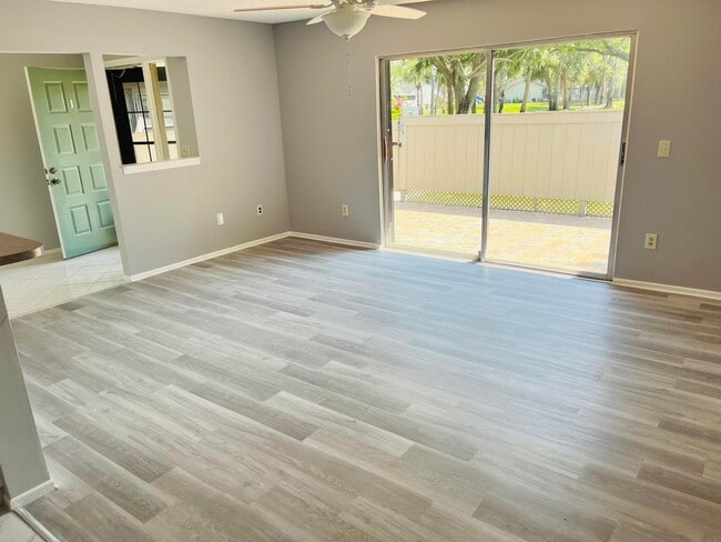 Building Photo - 4116 NW Cinnamon Tree Cir