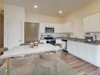 Building Photo - 2633 Westell Wy