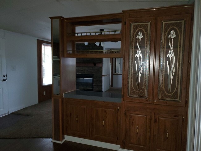 Building Photo - Ready to Move in