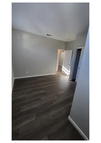Building Photo - 1750 Bella Lago Dr