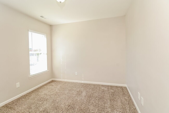 Building Photo - 9240 Ducati Ln