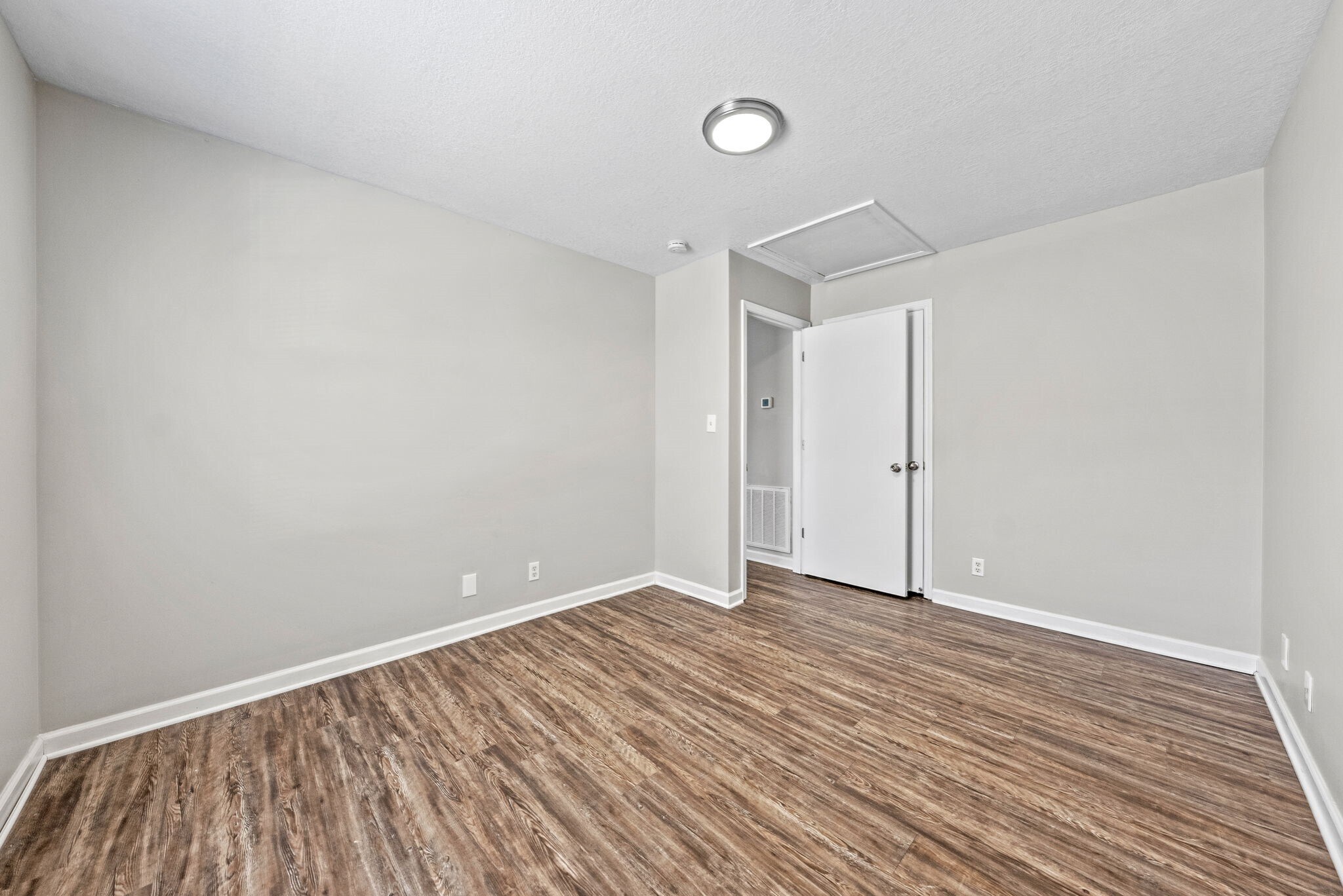 Building Photo - 209 Lexington Dr