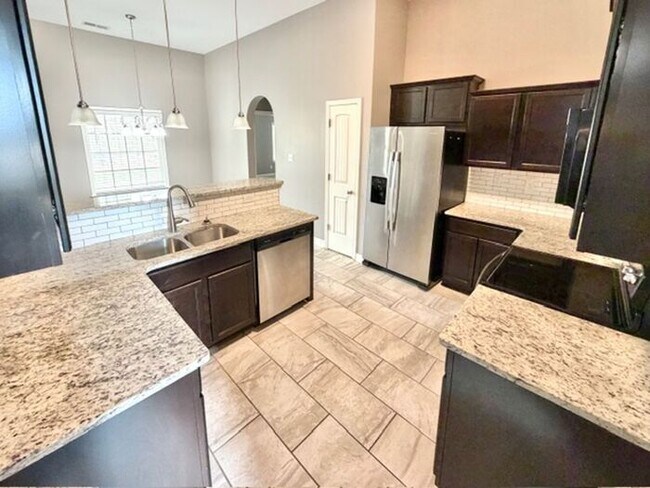 Building Photo - Now Leasing! Beautiful Home in Olive Branch.