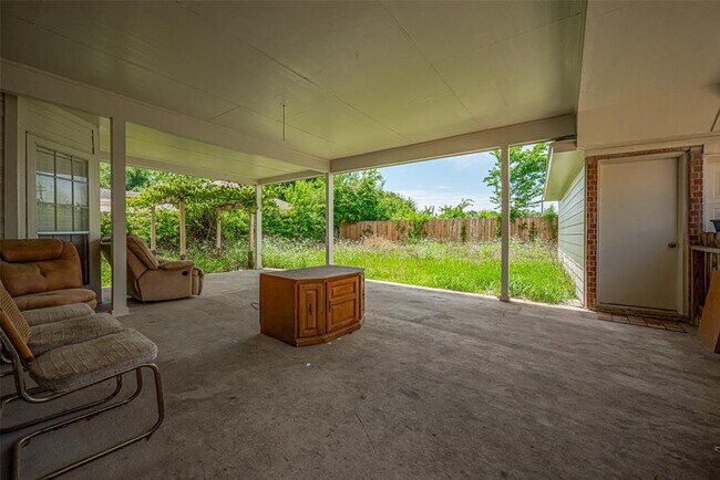 Building Photo - 14203 Torrey Village Dr