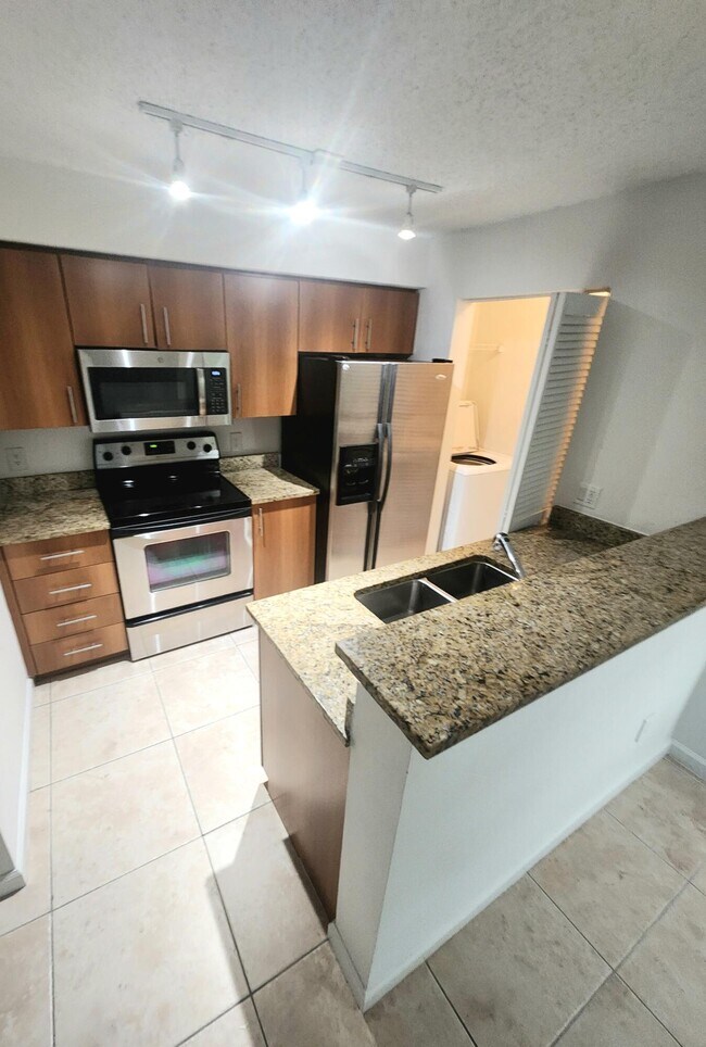 Building Photo - 1020 Crystal F Way