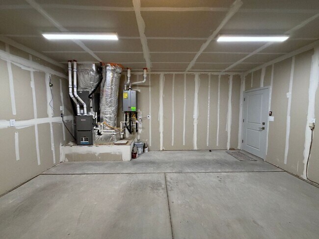 Building Photo - 3 Bedroom New Build Town Home in Mesa Del Sol Near Netflix Studios!