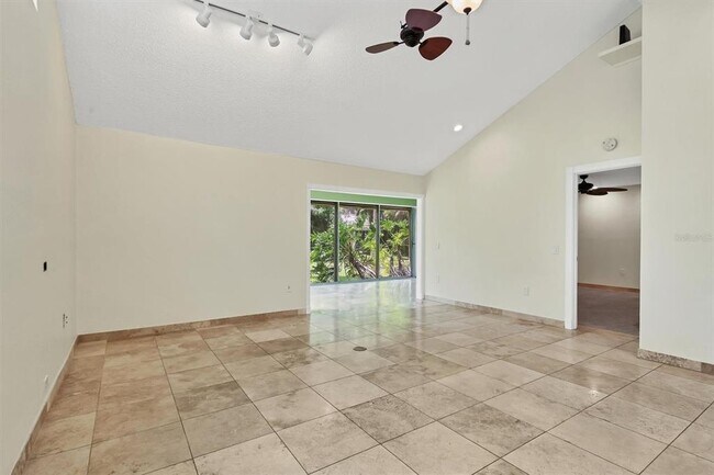 Building Photo - 4949 Village Garden Dr