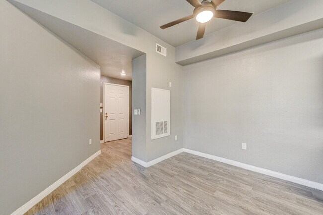 Building Photo - Ground Floor 2BD/2BA Condo in Gated Henderson Community – Resort-Style Amenities!