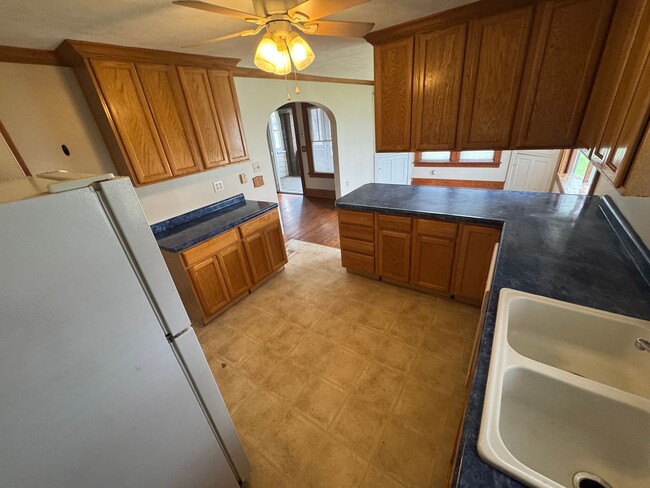 Building Photo - 2 bedroom/2 bath home for $1,100