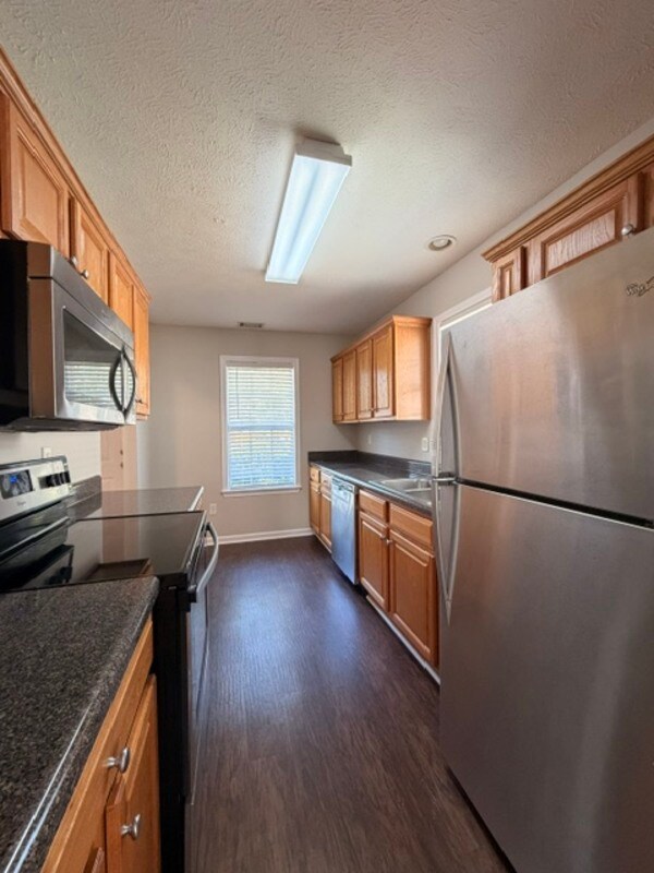 Building Photo - 112 Barrington Dr