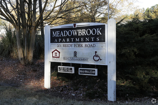 Building Photo - Meadowbrook Apartments