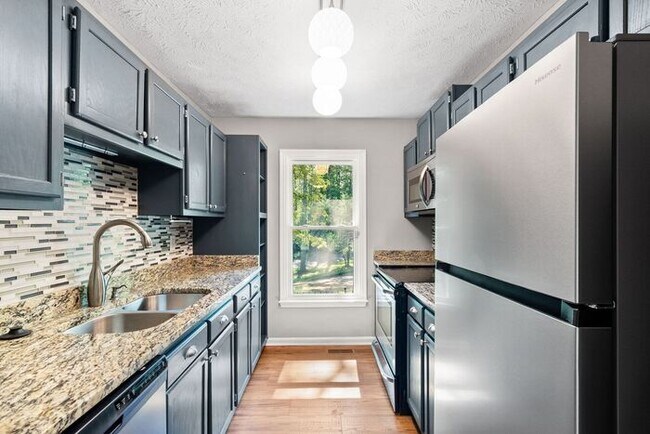 Building Photo - 3294 Florida Dr