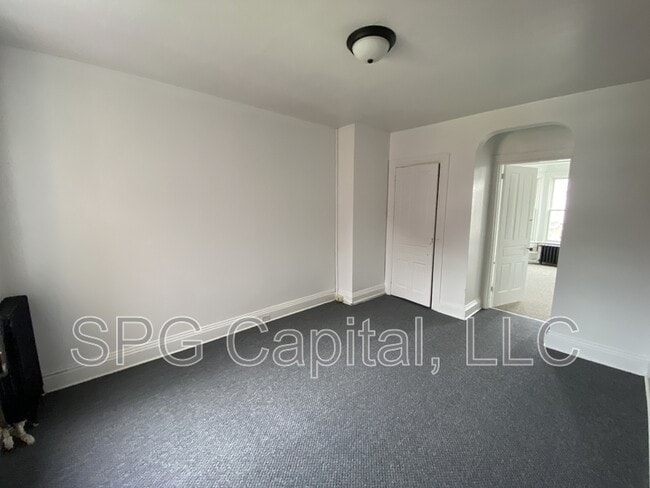 Building Photo - 252 W Jackson St