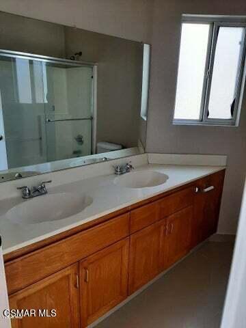 Building Photo - 7337 Balboa Blvd