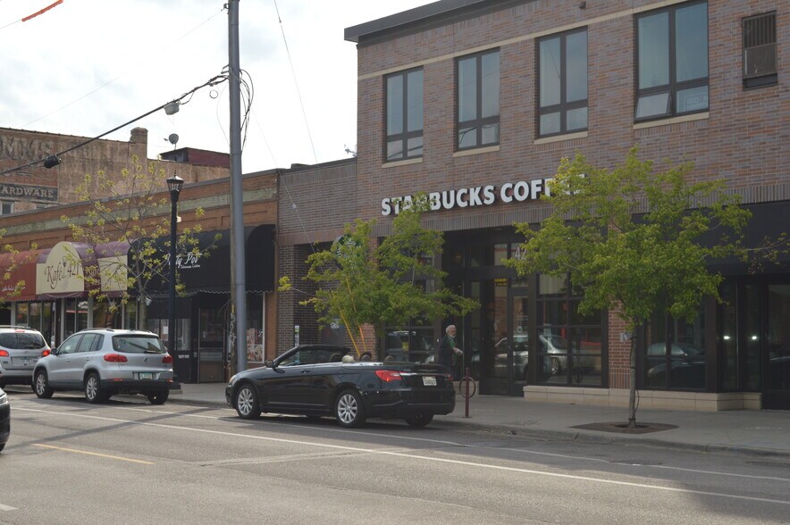 Building Photo - 1425 6th St SE