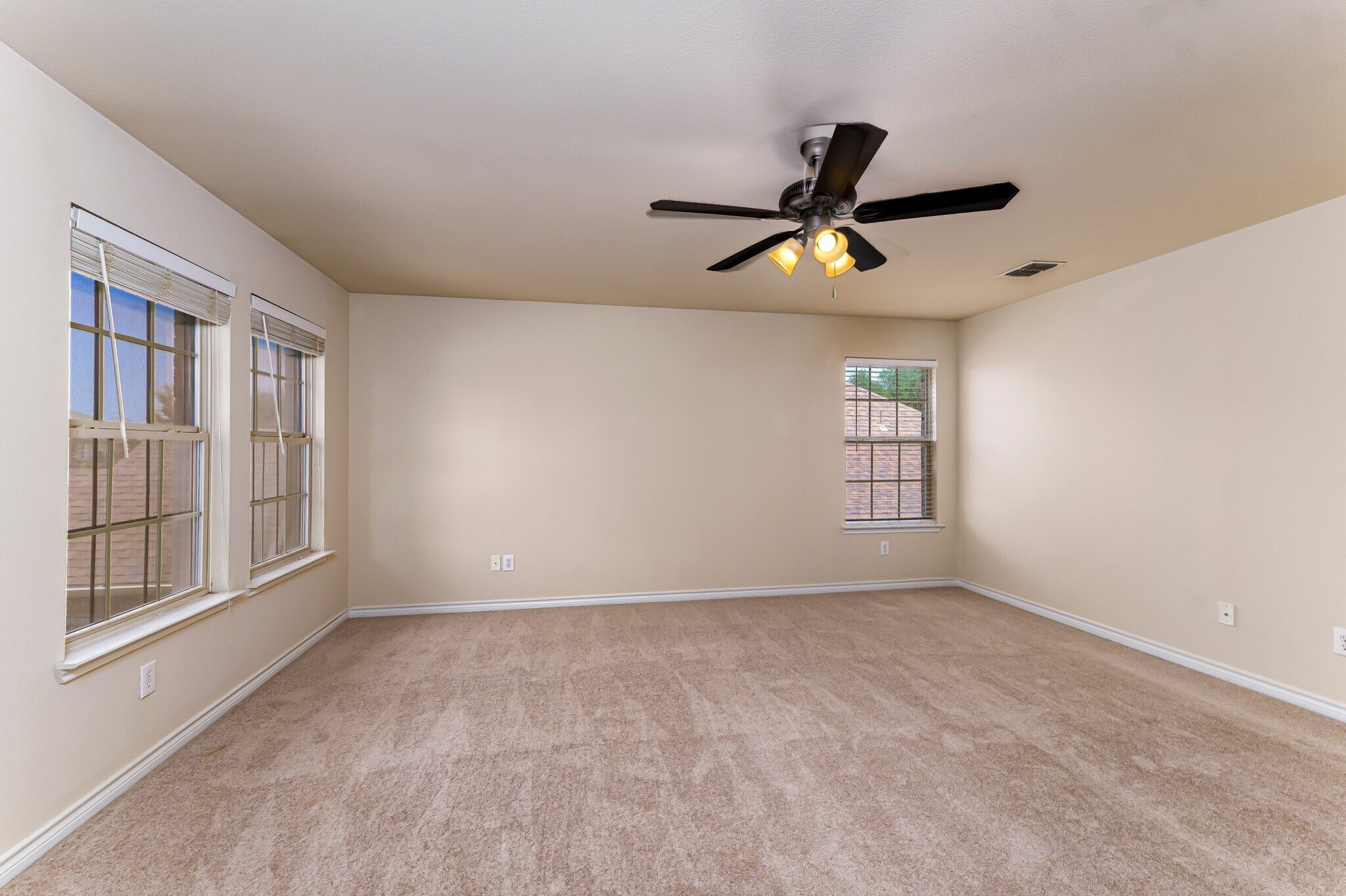 Building Photo - 5946 Harbor Glen Dr