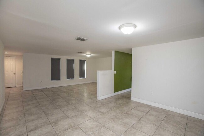 Building Photo - 11214 Linden Ln