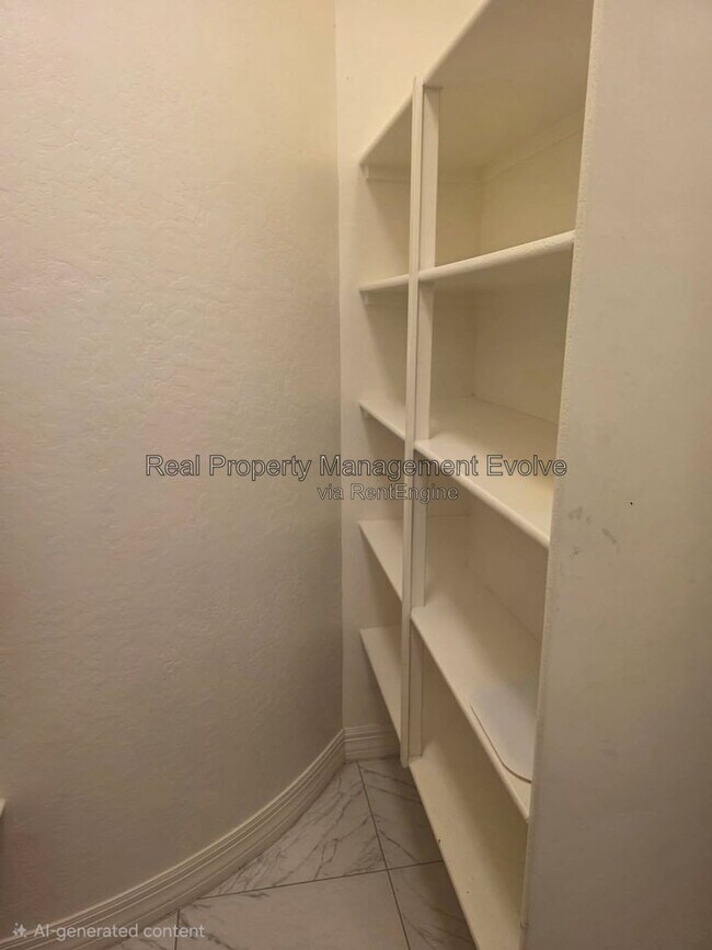 Building Photo - 2307 E Mahogany Pl