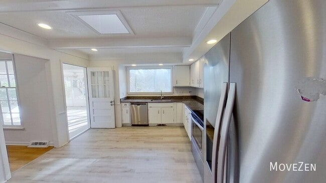 Building Photo - 1020 Wofford Ln