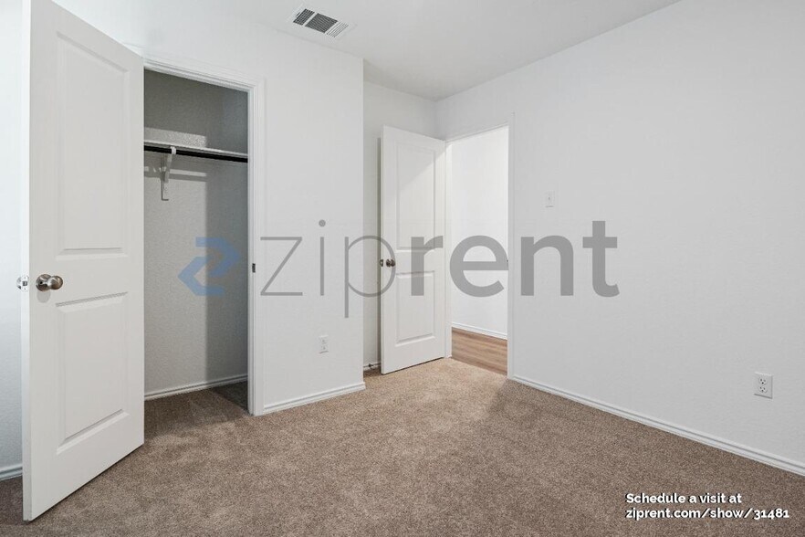Building Photo - Unit