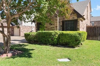 Building Photo - 3420 Briaroaks Dr
