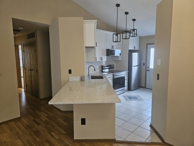 Building Photo - 5244 Wagon Wheel Ln