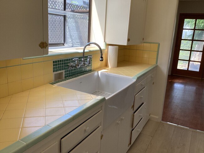 Building Photo - 1125 Pagoda Pl