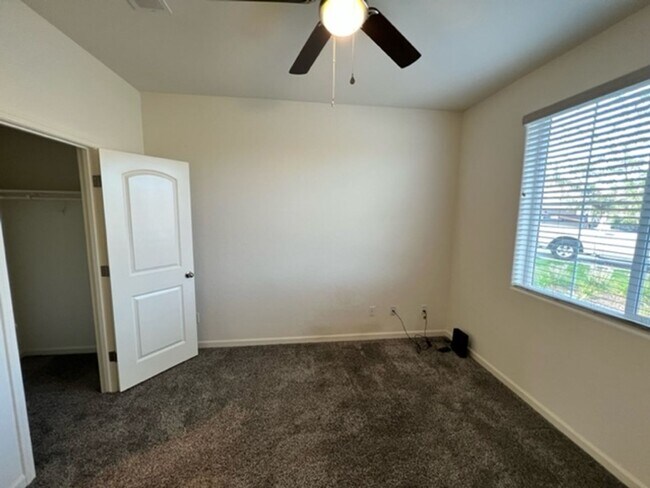 Building Photo - 3204 N Pratos Ct