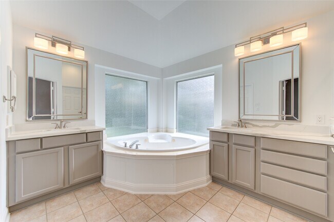 Building Photo - 6015 Nash Creek Ct
