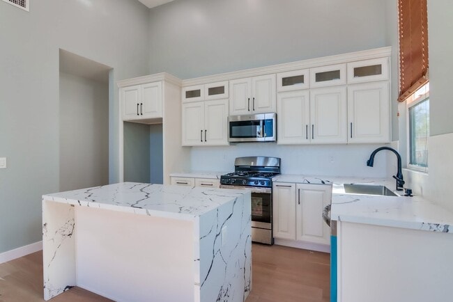 Building Photo - 3336 Altadena Ave.