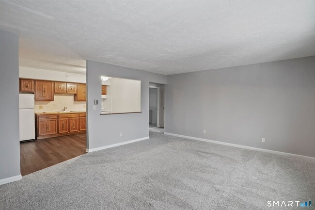 Building Photo - 65 California St