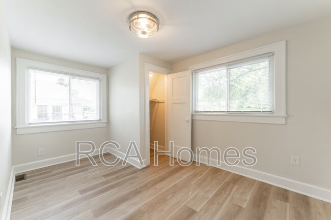 Building Photo - 1601 Villa Ave