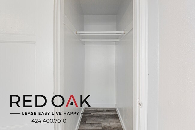 Building Photo - 1094 Cherry Ave