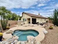 Building Photo - 909 W Leatherleaf Dr