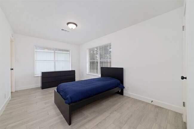 Building Photo - 25402 Hickory Valley Ln
