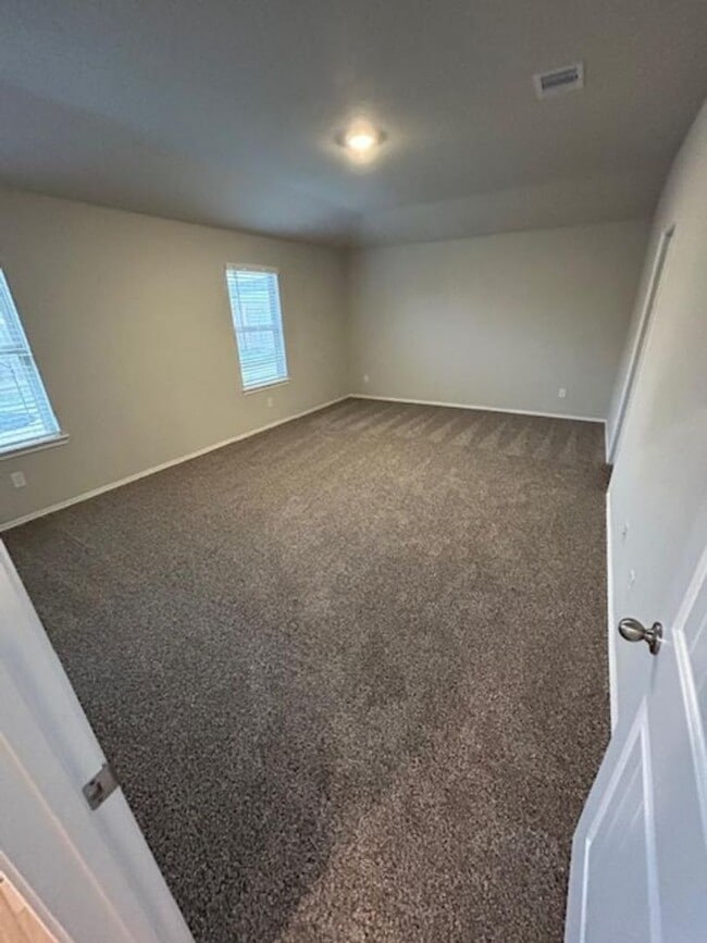 Building Photo - 4 Bedroom House in Rockbridge