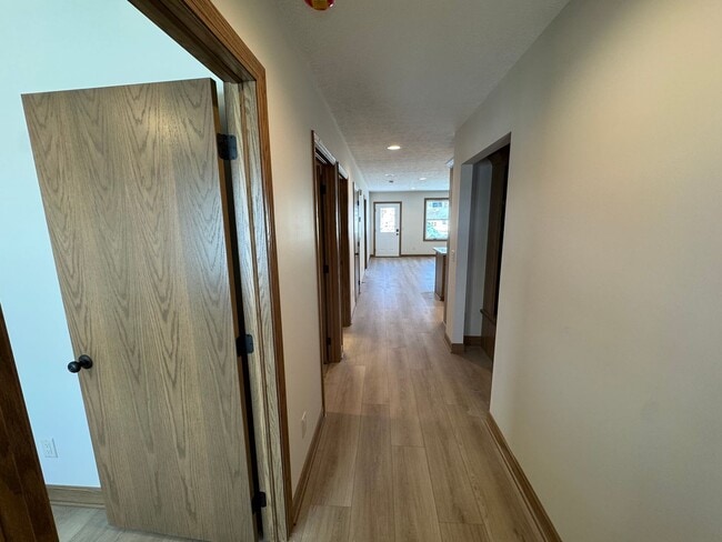 Building Photo - 2485 Shreve Rd