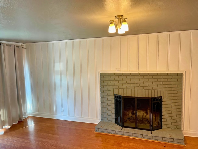 Building Photo - 1041 Ivy Ln