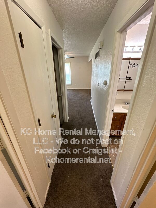Building Photo - 4028 E 123 Terrace