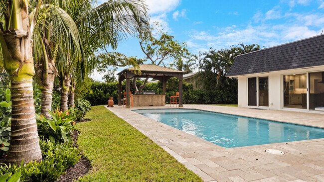 Building Photo - 158 Lucina Dr